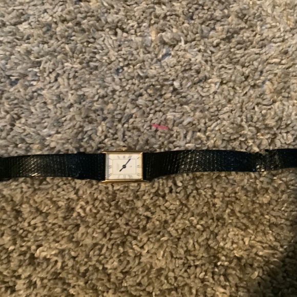 A watch - Picture 3 of 4